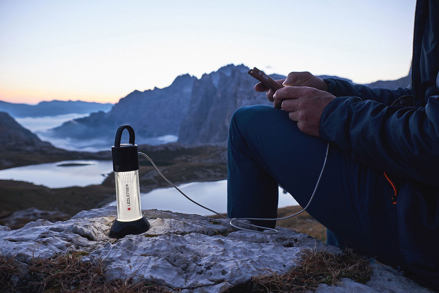 LED Lenser ML6 campinglanterne montert i telt
