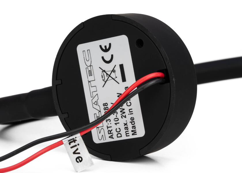 LED leselampe med dimmer og USB svart - SEATEC detalj av USB-C tilkobling