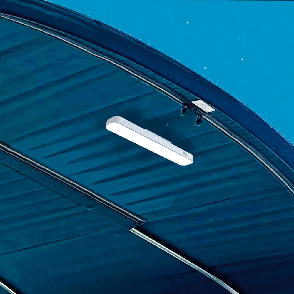 Detalj av magnetklemme på LED-lys med magnetklemme for bimini og kalesje