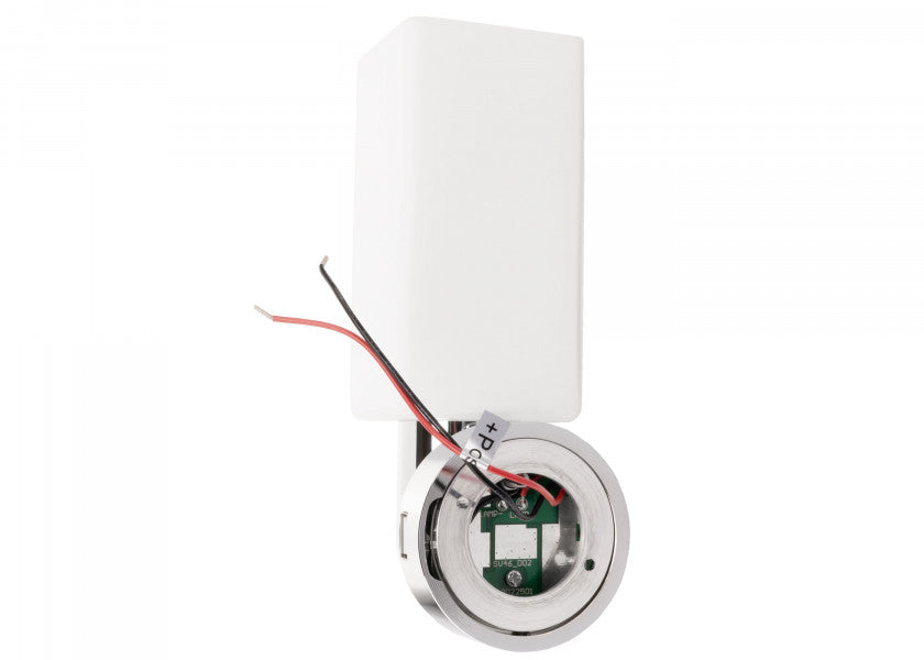 Nærbilde av dimmer på LED vegglampe LEIA LW3 med USB-lading