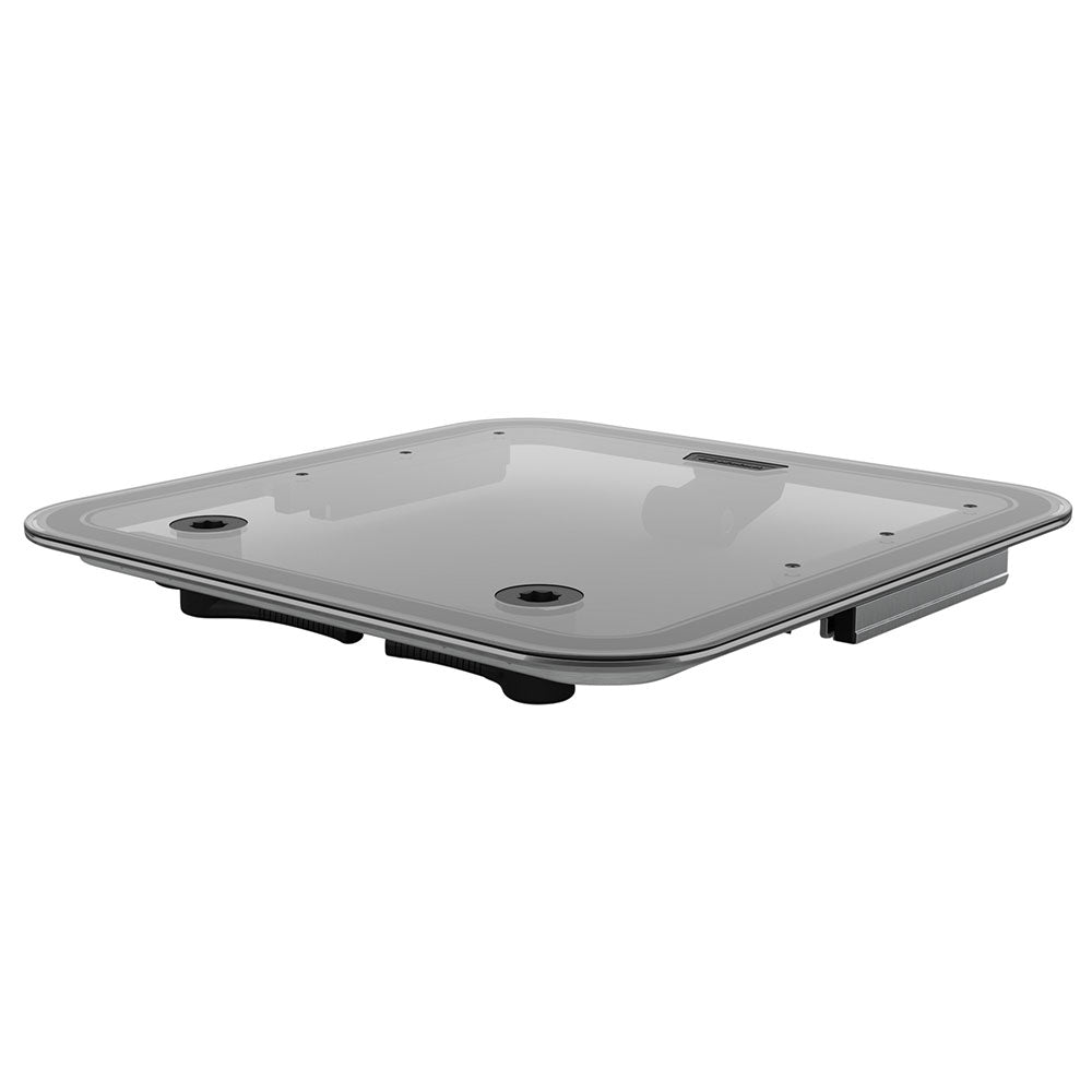 Lewmar Ultra Low Profile dekksluke 388 x 518 mm grå akryl montert på båt