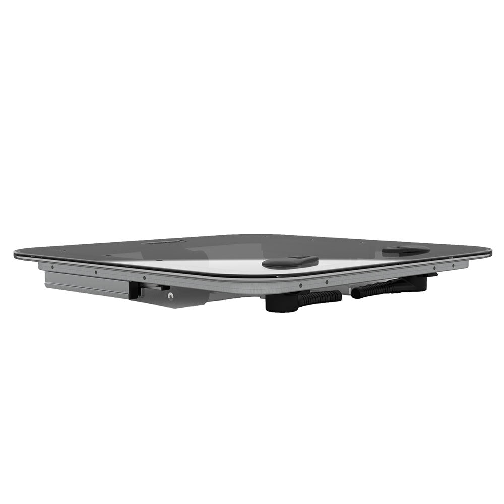 Lewmar Ultra Low Profile luke 388 x 518 mm med utvendig håndtak montert på båt