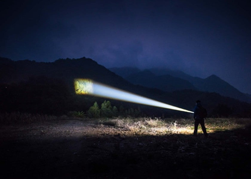 Lommelykt MARAUDER 2 14000 lumen oppladbar bakside