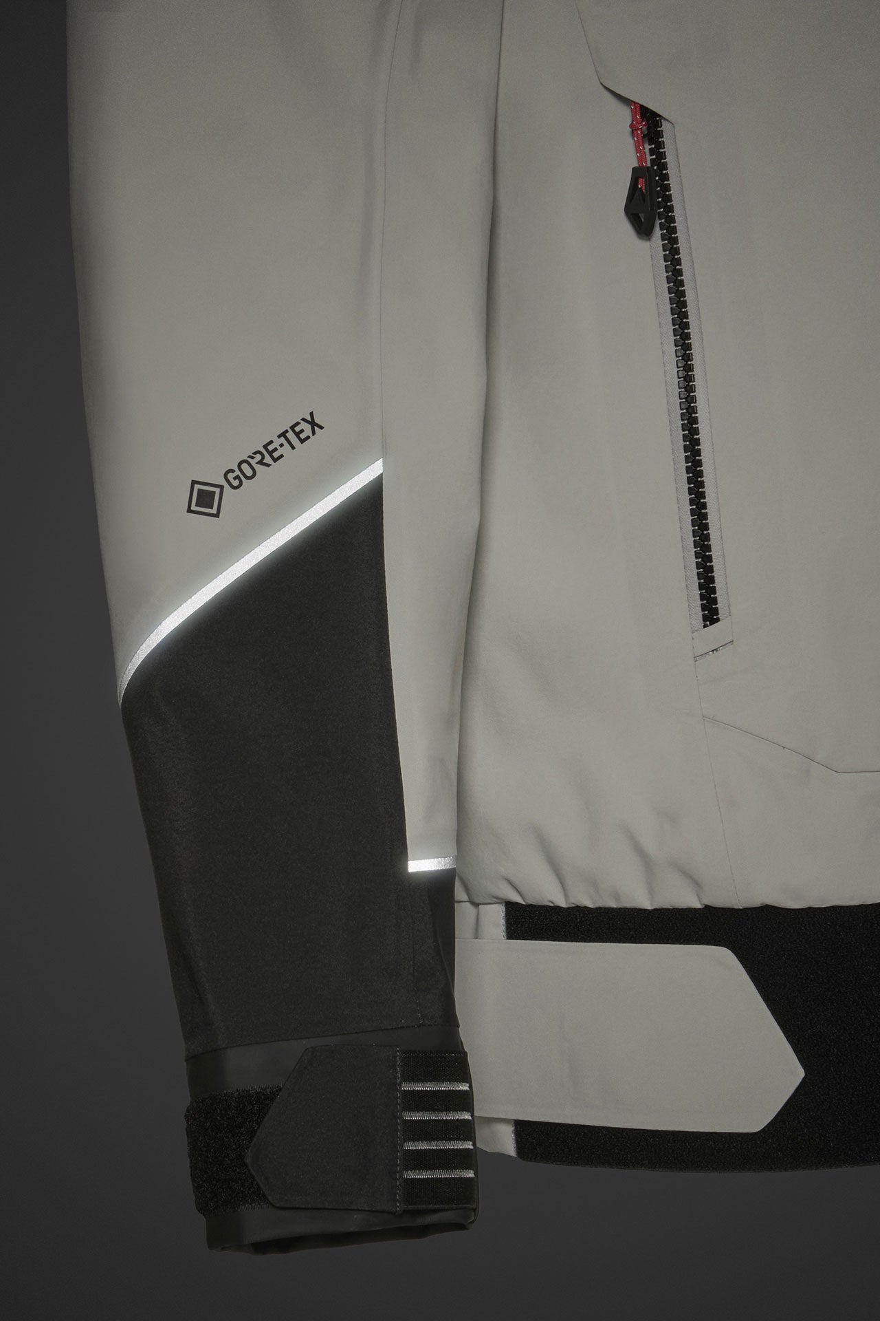 Nærbilde av glidelås på LPX Gore-Tex smock 2.0