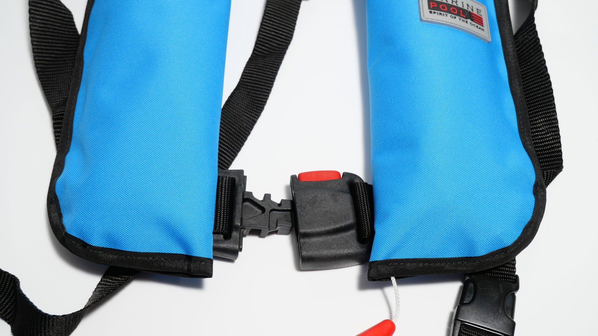 Marinepool Compact 2 automatvest 150N 16 l oppdrift detalj