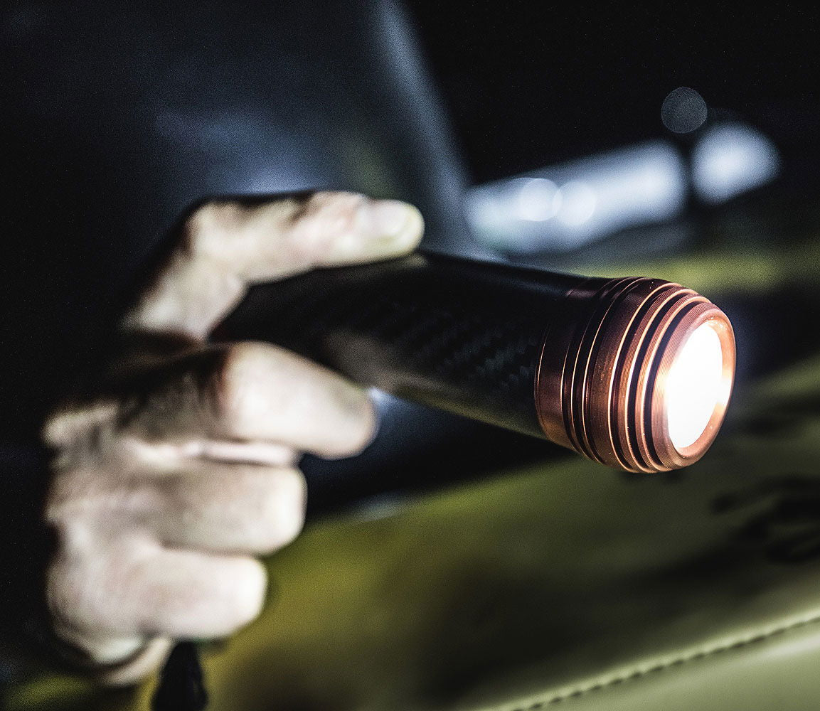 MOB søkelykt flytende 1000 lumen vanntett oppladbar USB bakside