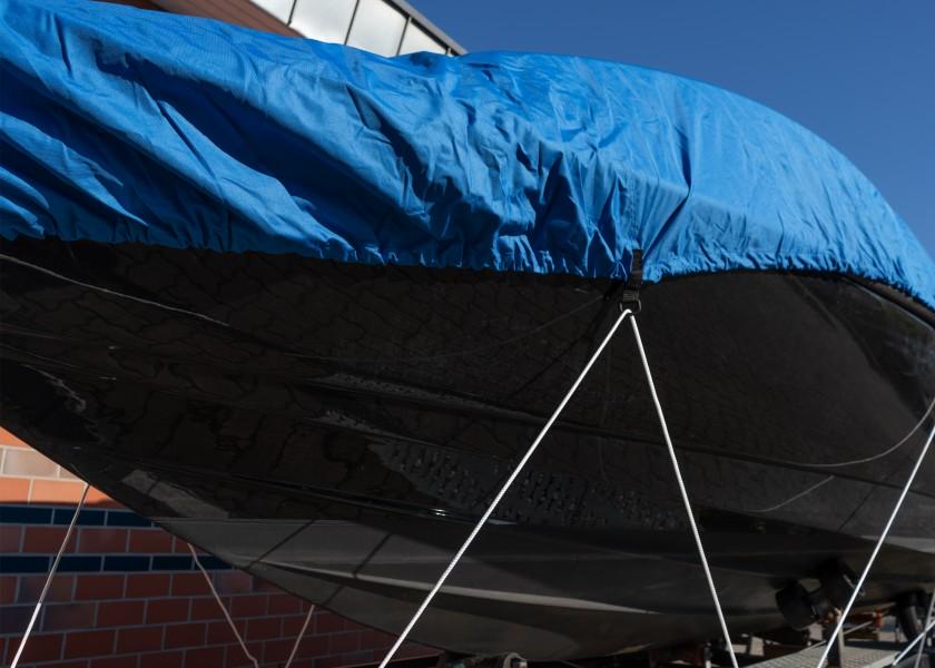 Motorbåtpresenning polyester 220 g/m² 4,3-4,9 m blå festestropp detalj
