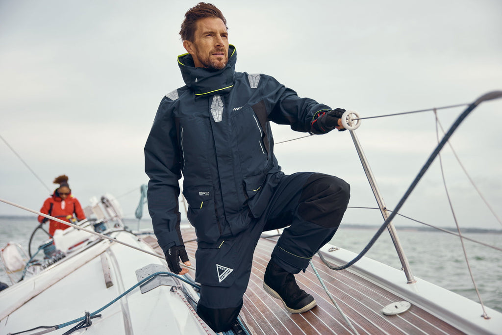 Musto BR2 Offshore 2.0 seiljakke herre montert på modell