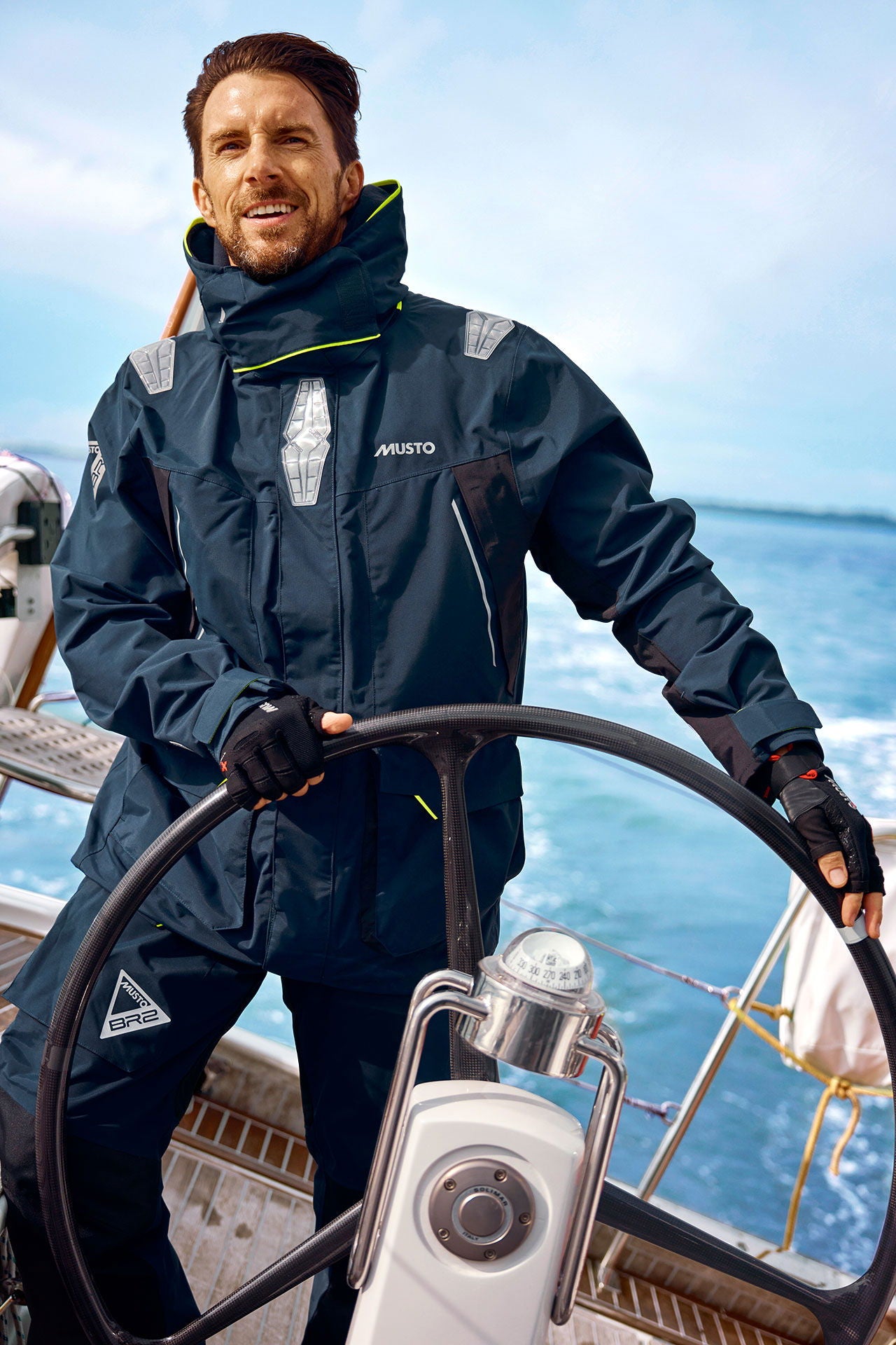 Detalj av Musto BR2 Offshore 2.0 seiljakke herre reflektorer
