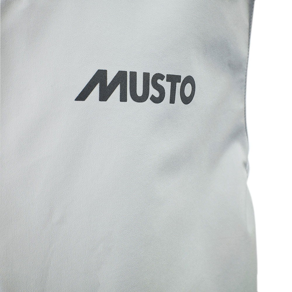 Detalj av Musto LPX Gore-Tex salopette 3-lag materiale