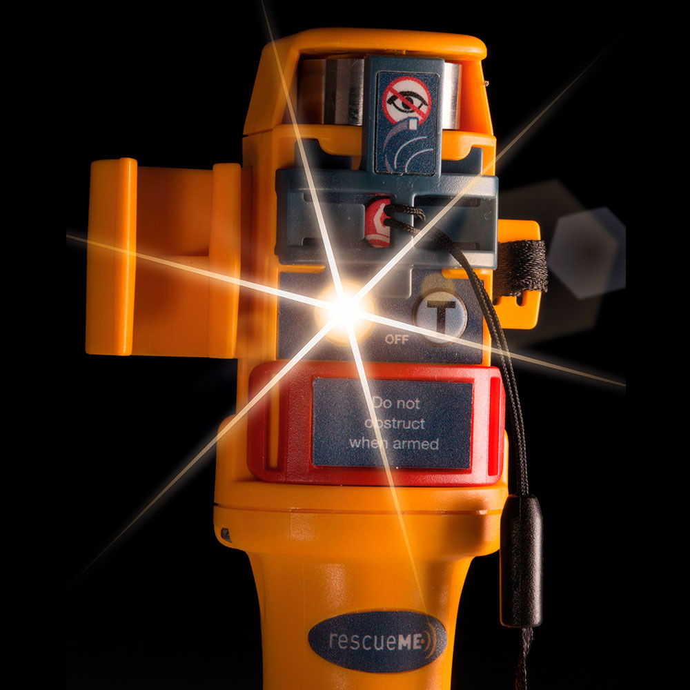 Ocean Signal RescueME MOB2 AIS mann-over-bord-lokalisator i bruk
