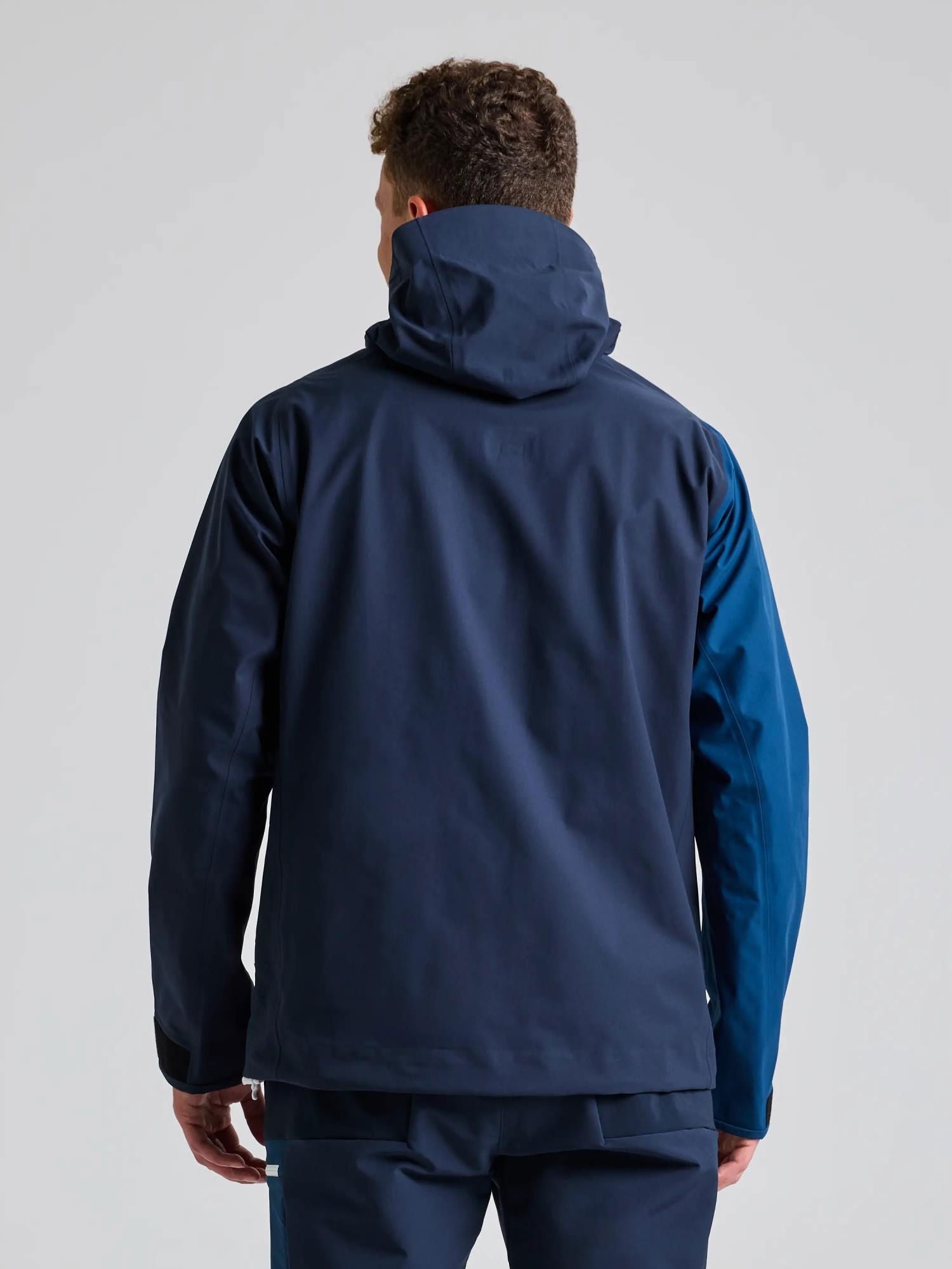 One Design seiljakke 3L ripstop resirkulert polyester hette nærbilde