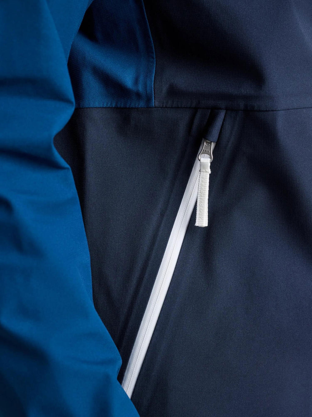 One Design seiljakke 3L ripstop resirkulert polyester stoffstruktur