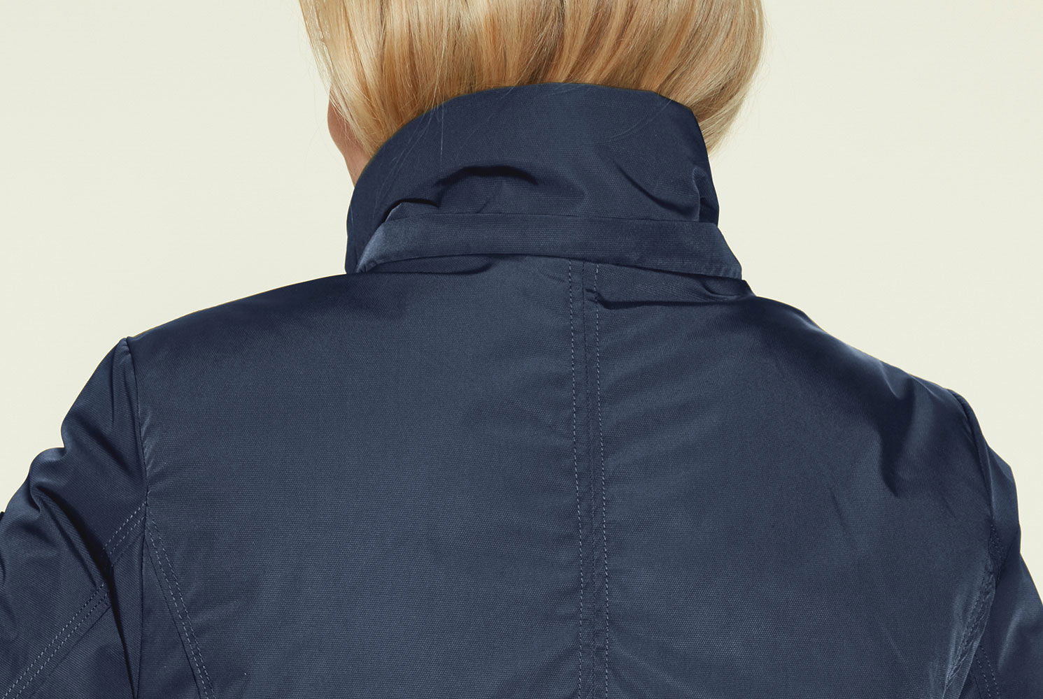 Outdoor-parka dame med pustende materialer sømmer detalj