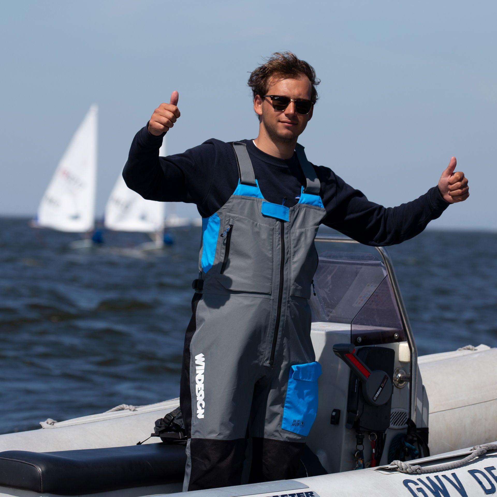 Justerbare elastiske skulderstropper på Performance seilerbukse med seler 3-lags 20 000 mm