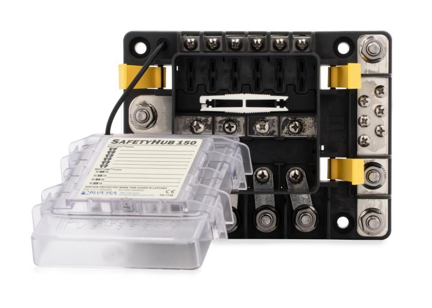 SafetyHub 150 sikringsboks 4 MIDI + 6 ATO isolasjon og materialdetalj