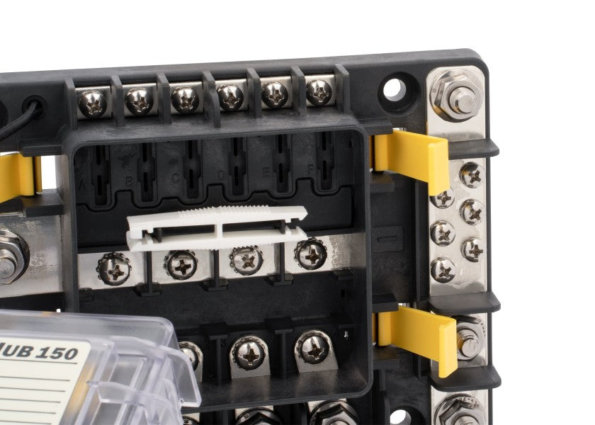 SafetyHub 150 sikringsboks 4 MIDI + 6 ATO montert i båt