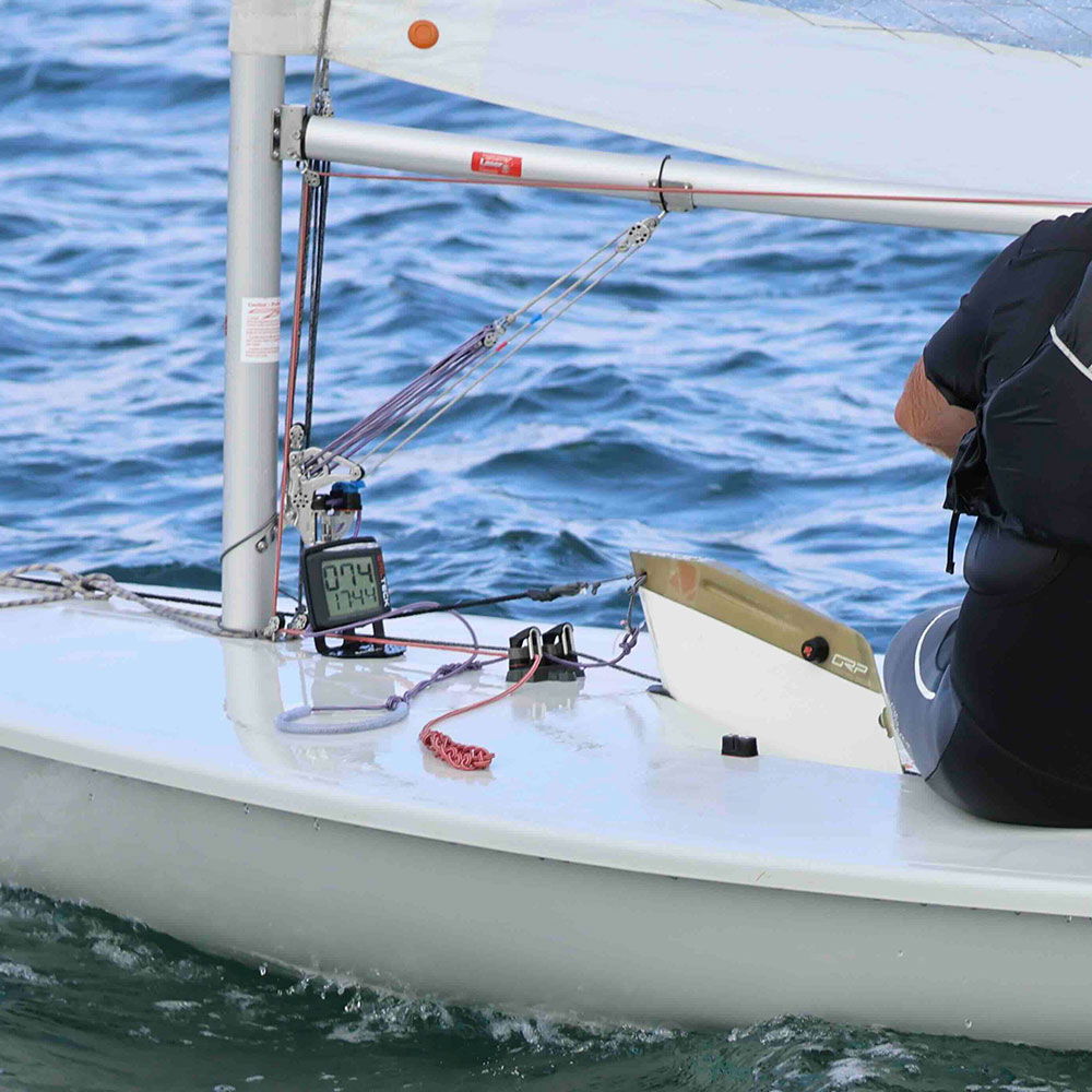Sailteck Race Compass Pack montert på båt