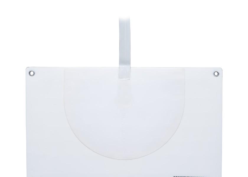 Montert semifleksibelt solcellepanel TOUGH FLUSH 21 W på båt