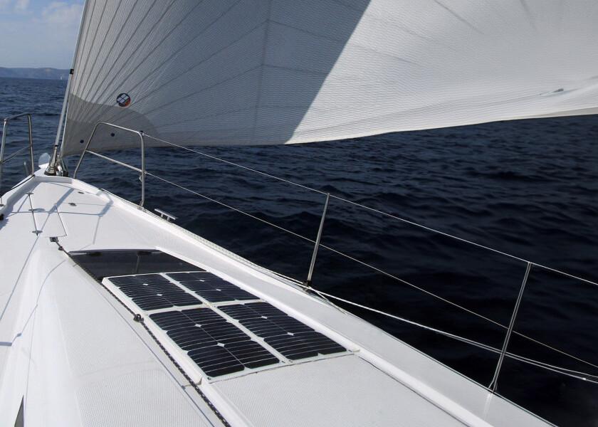 Oversikt over semifleksibelt solcellepanel TOUGH FLUSH 21 W