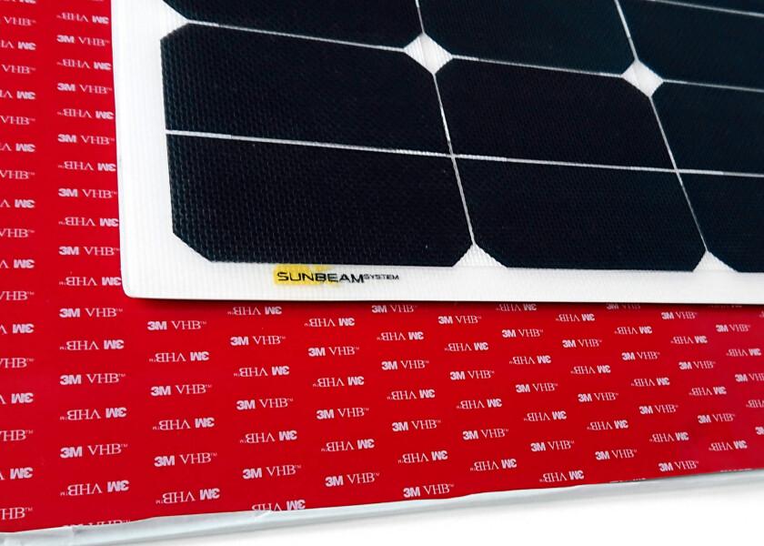 Solcellepanel TOUGH+ FLUSH 39 W installert på båt