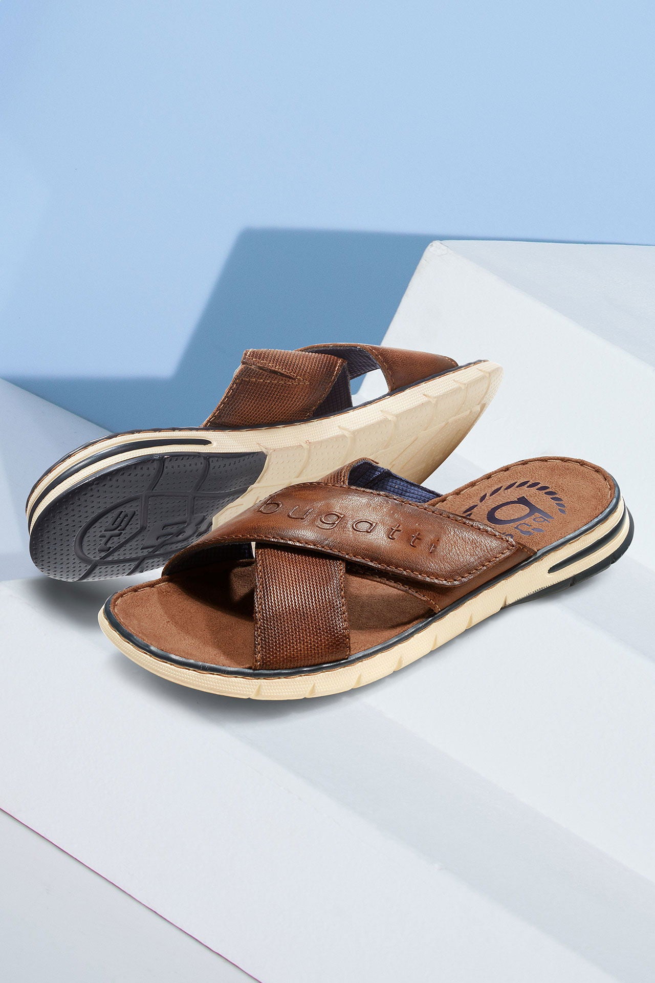 Skinnsandal herre used look - bugatti bakside