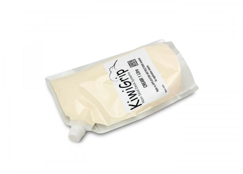 Påføring av Sklisikker dekksbelegg 1 l KIWI GRIP på dekk