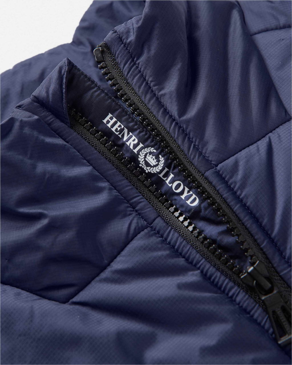 Smart-Therm vest med isolering og ventilasjon detalj av glidelås
