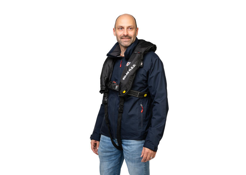 Solas automatvest Modulo 150-HX 170N svart dobbelt kammer zoom på stoff