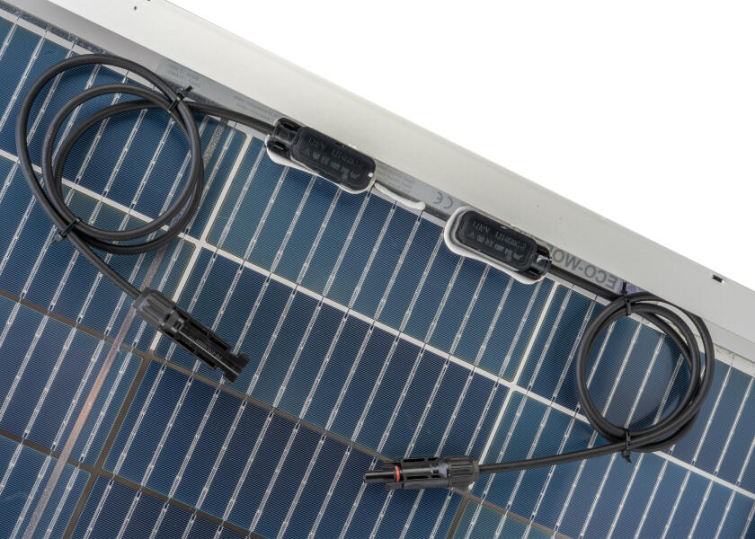 Montering av Solcellepakke komplett sett 2x 195 W med MPPT laderegulator og dekksgjennomføring