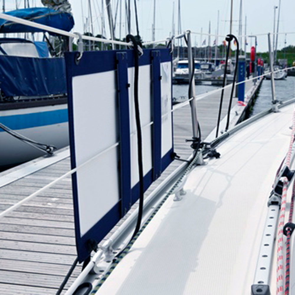 Solcellepanel for rekkverk 60Wp 1320x429 mm montert på båt