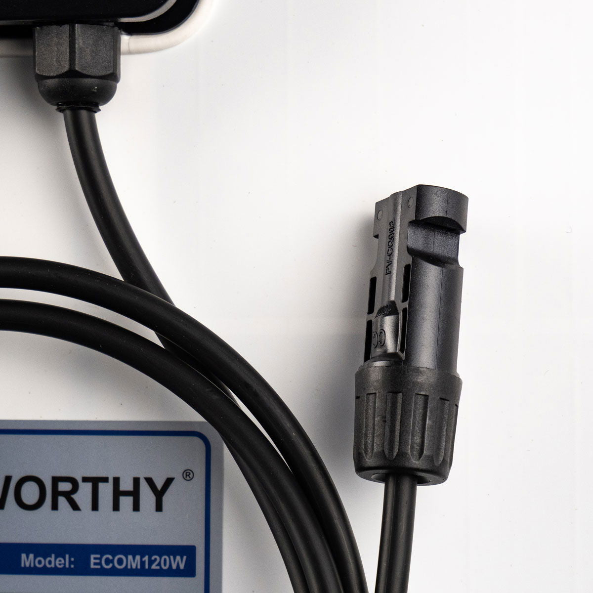 Detalj av ramme på Solcellepanel monokrystallinsk 120 Wp 12V fast ramme Eco Worthy