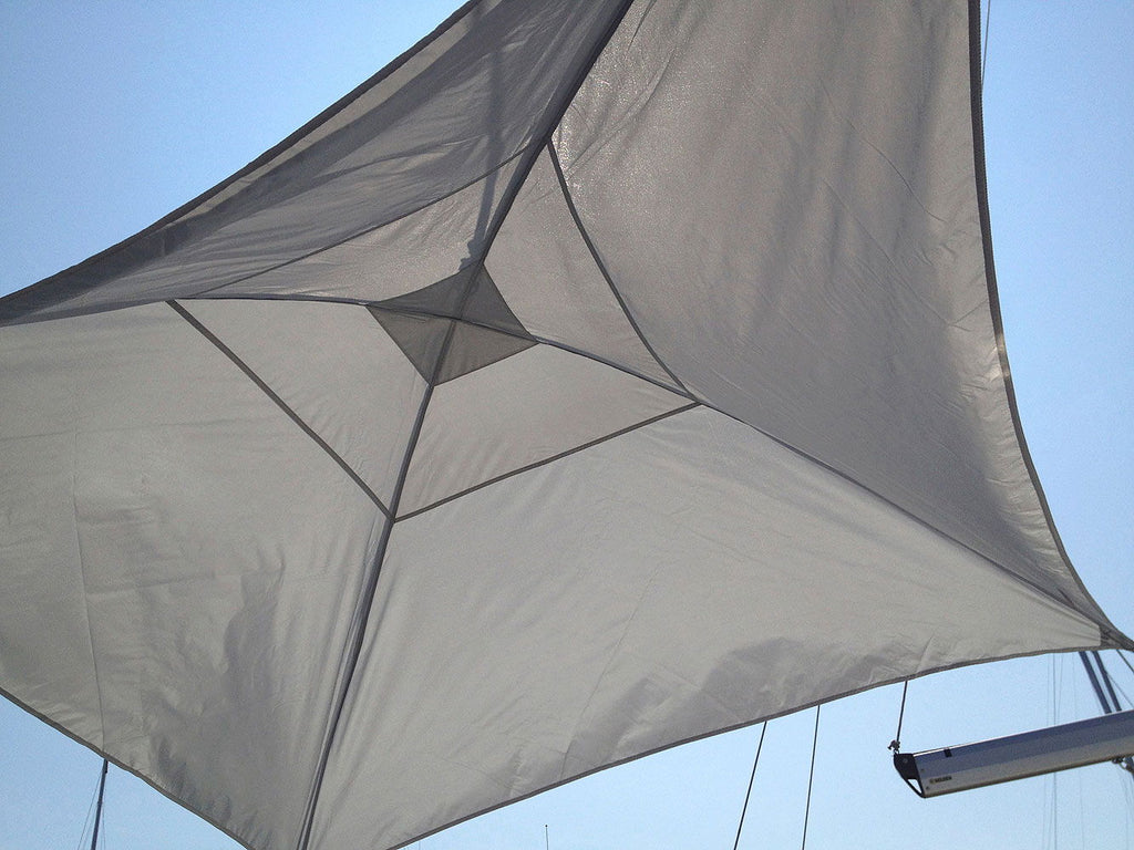 Solseil fritthengende 170x170 cm for cockpit detalj av festetau