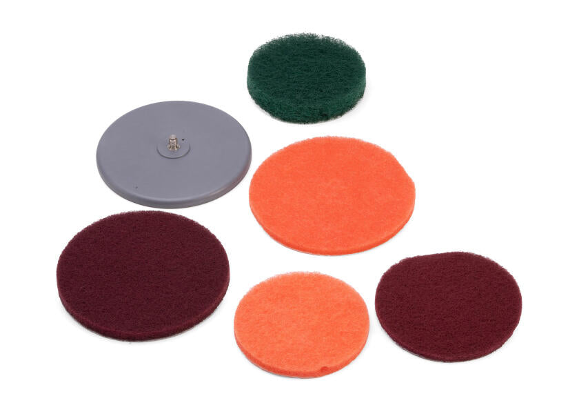 Tilbehørssett for E-Scrubber EXPERT børster og pads bakside