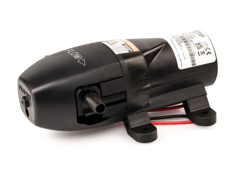 Montert Trykkvannspumpe PAR-MAX 1 12V 3,8 l/min i båt