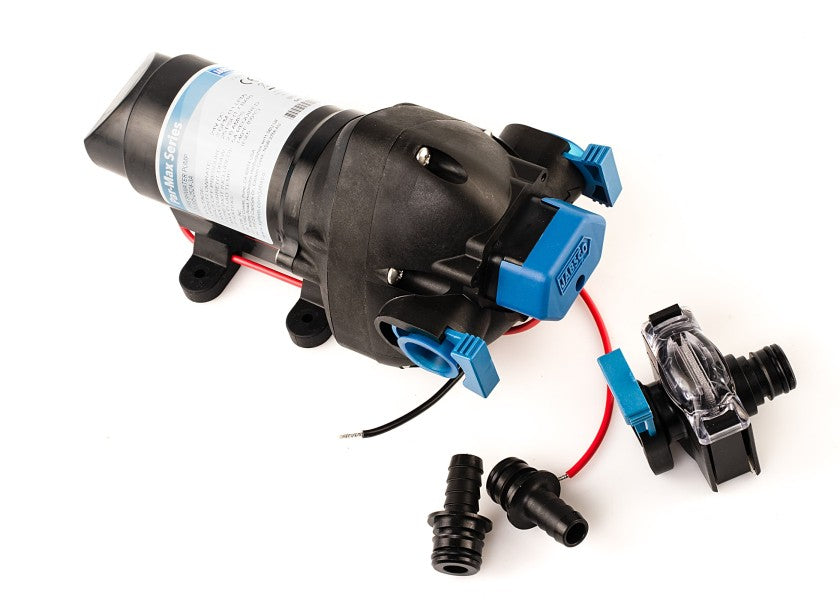 Montert Trykkvannspumpe PAR-MAX 3 24V 11 l/min 1,7 bar i båt