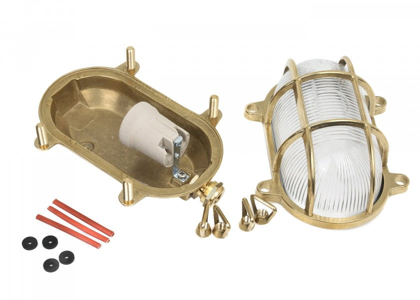 Detalj av Vegg- og taklampe oval messing 230V E27 vanntett