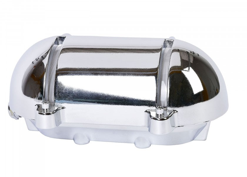 Nærbilde av vegglampe oval massiv messing forkrommet vanntett