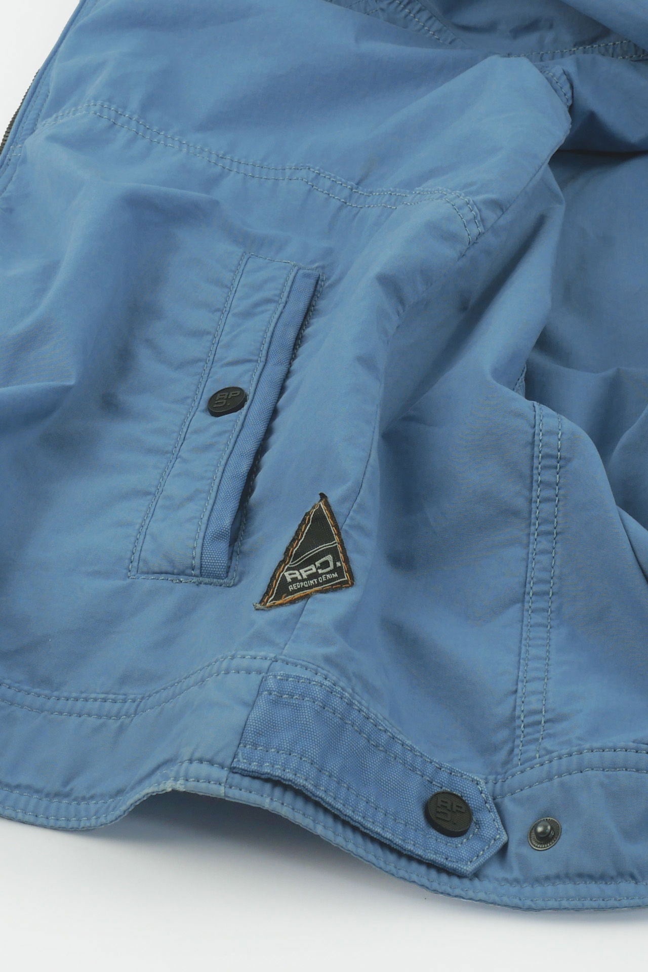 Detalj av krage på Washer blouson bomullsjakke vasket finish - Redpoint
