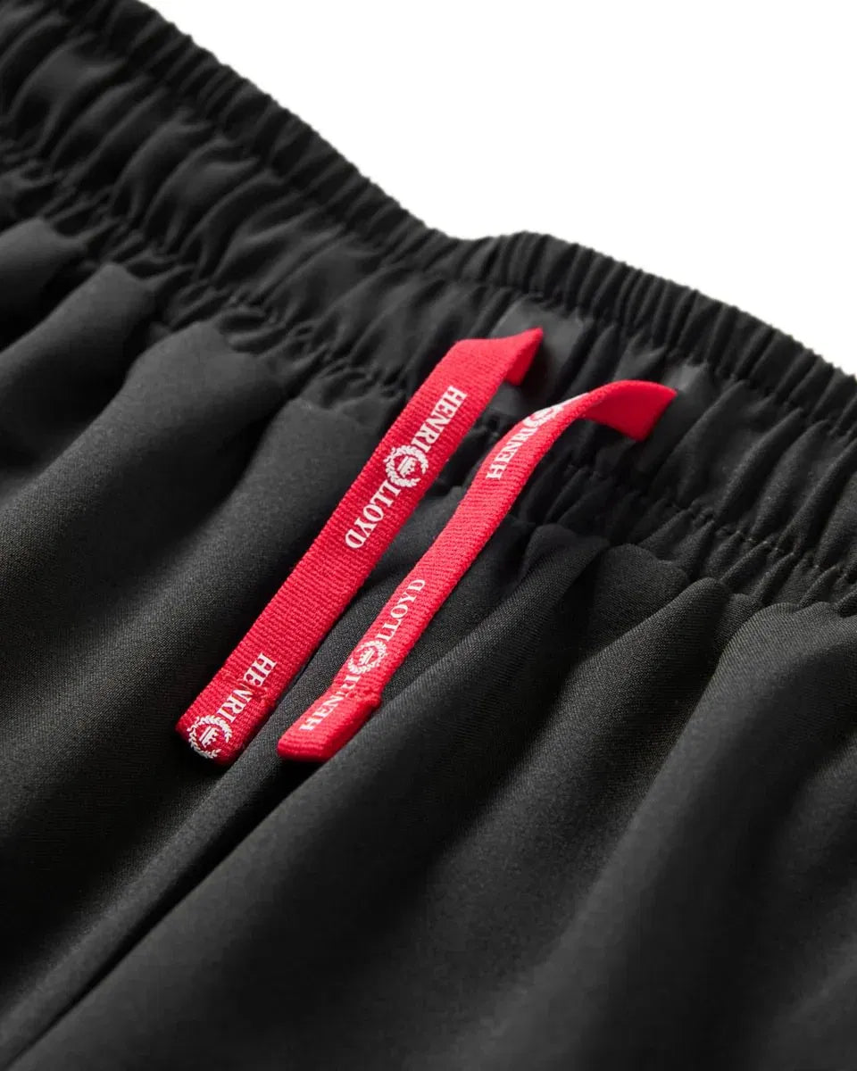 Zeroweight 2-i-1-shorts resirkulert polyamid montert på modell