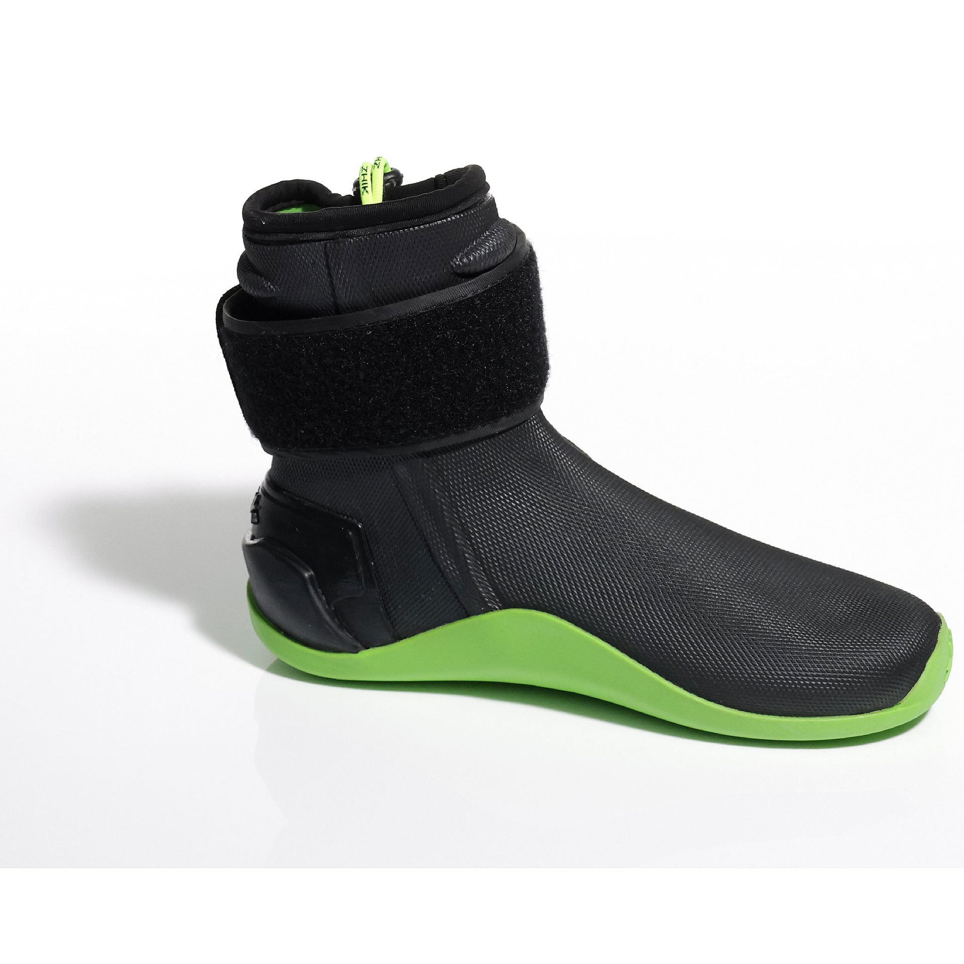 ZHIK Lightweight High Cut Boot seilersko montert på fot